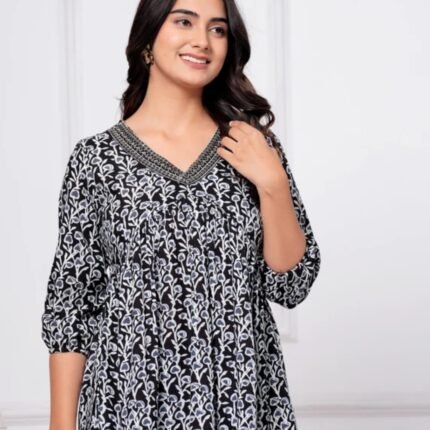 Velky Short Kurti